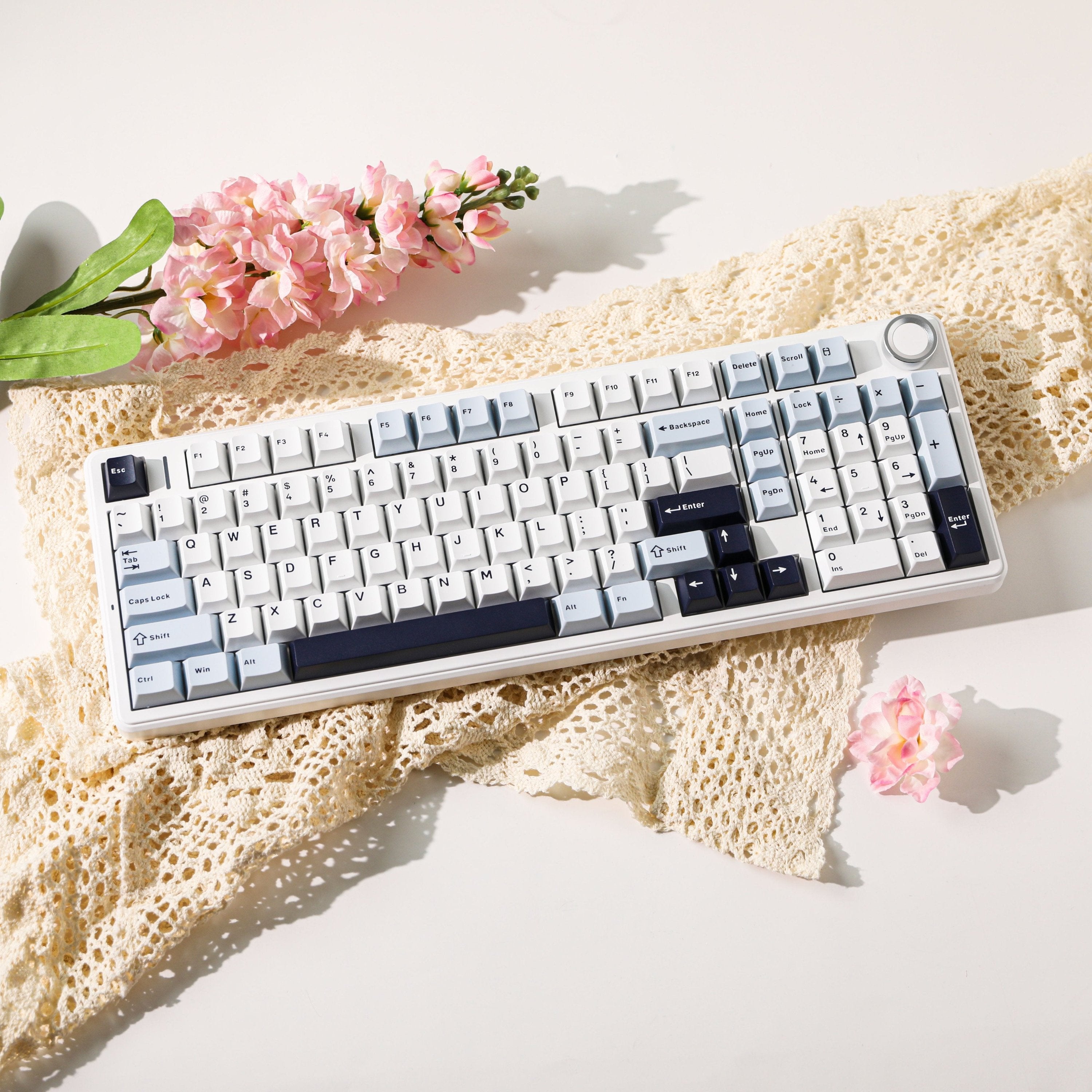 Contact – Aula Gaming Keyboard